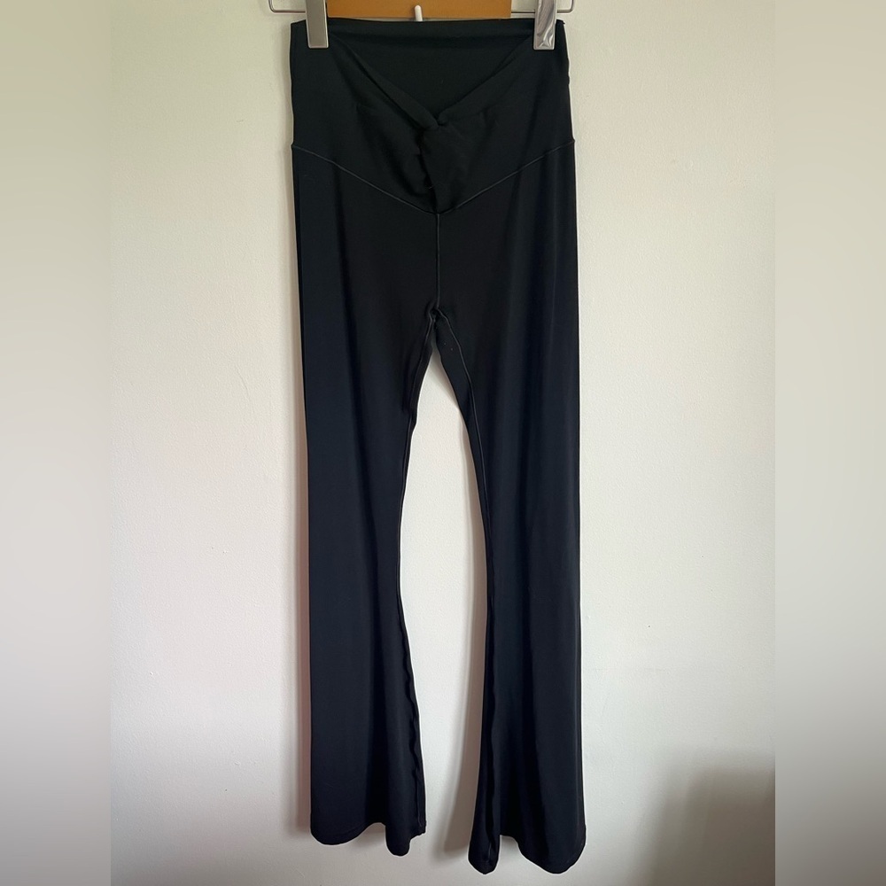 Offline By Aerie Real Me Xtra Crossover Flare Black Leggings Women Medium